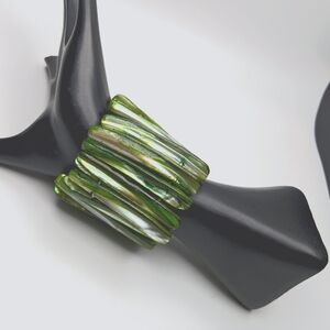 Vintage Shell Stretch Bracelet Green Color